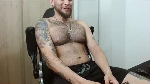 Snapshot of dominantthewolf chatting on July 2026 12:23:02 AM Logan - INDEPENDET MODEL online show from July 2026 12:23:02 AM