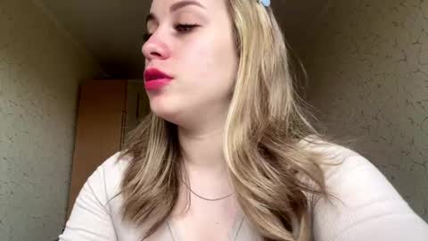 Mia online show from April 2026 08:06:01 AM