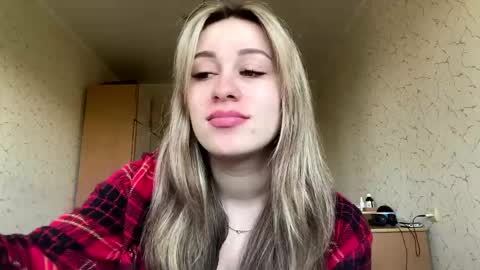 Mia online show from April 2026 08:06:01 AM