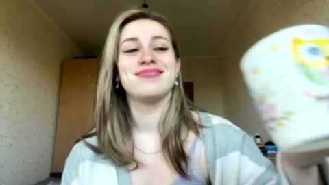Mia online show from April 2026 07:33:02 AM