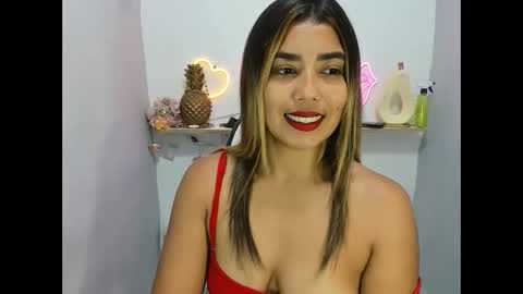 dona_tella online show from April 2026 06:36:02 PM