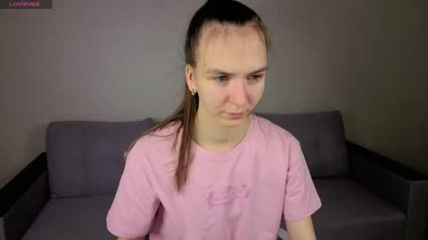 Snapshot of donna_le chatting on April 2026 01:44:01 AM Donna Le online show from April 2026 01:44:01 AM