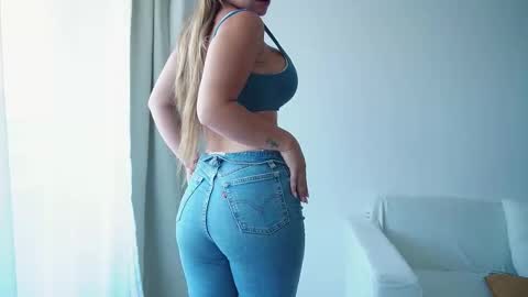 Donatella online show from March 2026 11:57:01 AM