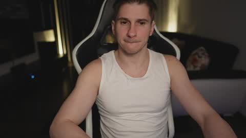 Dorian Reyes online show from April 2026 12:03:02 AM