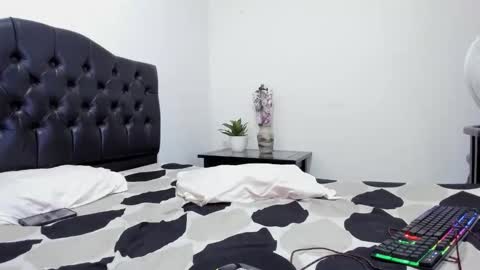 Isabella and Alessandro online show from March 2026 10:27:01 PM