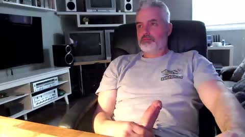 dr_dave20 online show from April 2026 09:45:01 PM