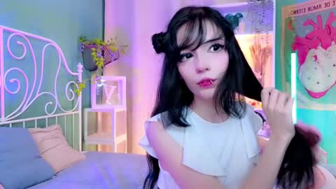 Snapshot of draculaura_ chatting on December 2024 09:06:02 PM Draculaura online show from December 2024 09:06:02 PM