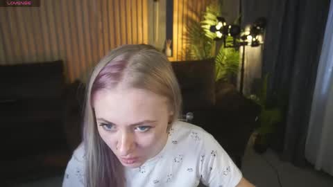 Lina online show from April 2026 06:19:02 AM