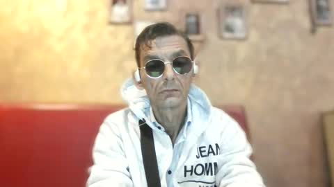 Dreambob online show from September 2025 08:03:01 PM