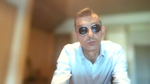 Dreambob online show from June 2026 05:04:02 PM