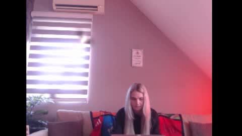 A girl online show from March 2026 08:30:01 AM