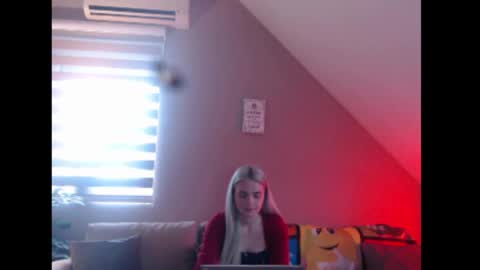 A girl online show from April 2026 07:36:02 AM