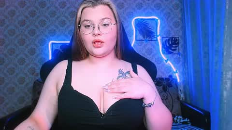 dreamforyoue2 online show from April 2026 07:39:02 PM