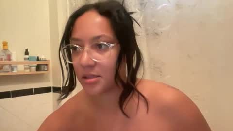 RIRI OR DREAMY online show from February 2026 03:43:01 PM