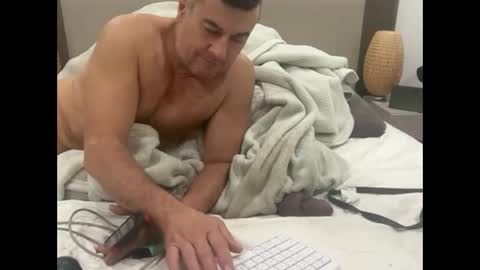 Dude online show from April 2026 07:58:01 PM