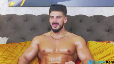 Dustin online show from November 2025 08:19:01 PM