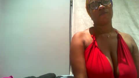 dustylucy online show from April 2026 06:24:02 PM