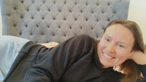 Nadia Ferreira  online show from April 2026 09:10:01 AM