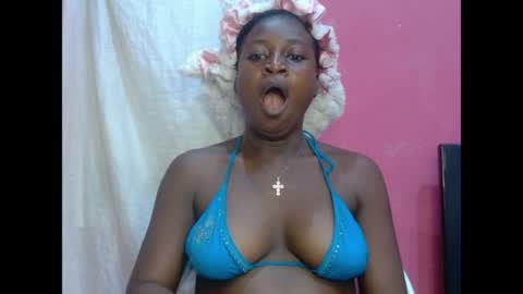 Snapshot of eatuupx chatting on April 2026 02:25:01 PM eatuupx online show from April 2026 02:25:01 PM