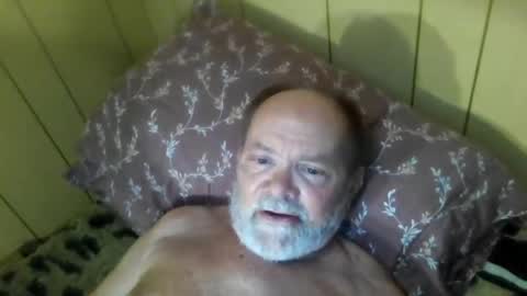 Snapshot of edwalters chatting on June 2026 06:29:01 AM Eddie online show from June 2026 06:29:01 AM