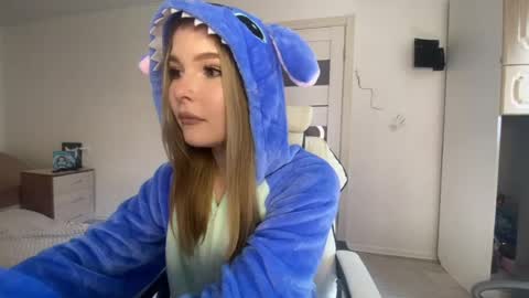 Lili online show from May 2026 04:53:02 AM