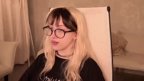 EVA NON NUDE online show from June 2026 04:22:02 PM