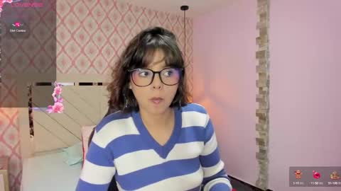  E F F Y  online show from December 2024 07:32:02 PM