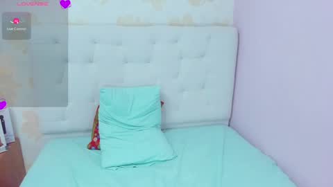  E F F Y  online show from December 2024 06:23:02 PM