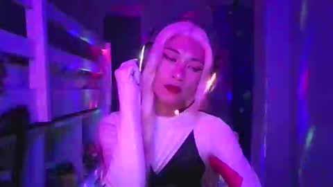 Eimi online show from April 2026 02:11:02 AM