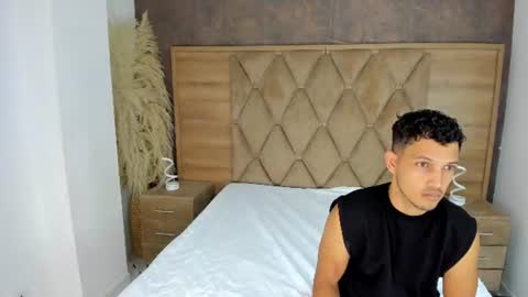 YG COUPLE online show from July 2026 08:26:02 PM