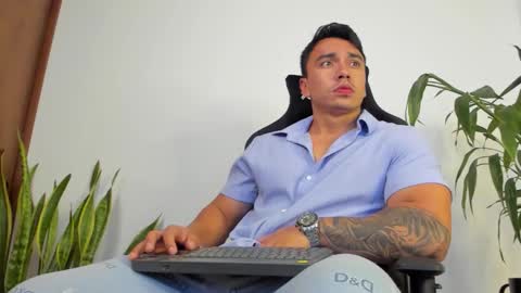 EITHAN CONOR online show from September 2025 12:31:02 PM