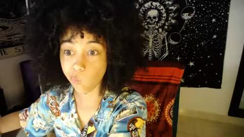 Snapshot of ela_0 chatting on June 2026 02:25:01 AM Ela Help me reach 100 thumbs up online show from June 2026 02:25:01 AM