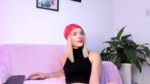 Snapshot of elaia_franc chatting on March 2026 12:49:02 AM Elaia franco online show from March 2026 12:49:02 AM