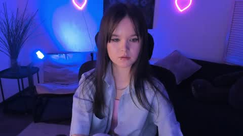 Snapshot of elainebeness chatting on March 2026 01:28:01 AM Your sweet girl online show from March 2026 01:28:01 AM