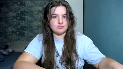 Elanis online show from May 2026 01:13:01 AM