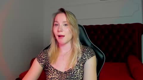 elaravoltage online show from March 2026 05:14:01 PM