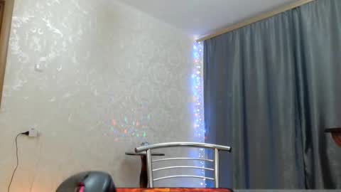 elenaza online show from February 2025 07:41:01 PM