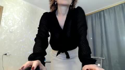elenaza online show from November 2025 10:15:01 AM