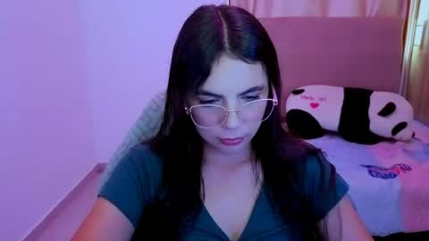 Snapshot of elenna_hotx chatting on June 2026 06:32:02 PM agnes online show from June 2026 06:32:02 PM
