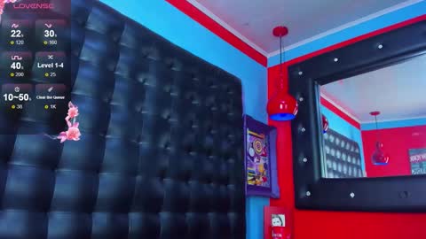 ---Elian--- online show from October 2025 05:12:02 PM