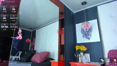 ---Elian--- online show from November 2025 12:00:02 AM