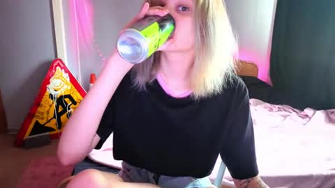 elieiza_xo online show from May 2026 09:27:02 AM