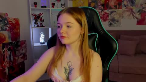 elinavale online show from April 2026 05:08:02 PM