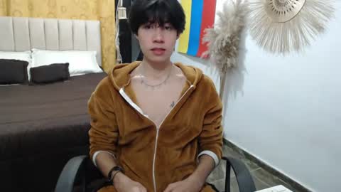 Snapshot of elio_collem chatting on July 2026 08:08:01 AM ELIO online show from July 2026 08:08:01 AM