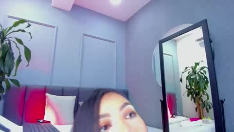 Elisa online show from March 2026 07:39:01 PM