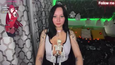 EliseRoyalty online show from October 2025 03:45:02 PM