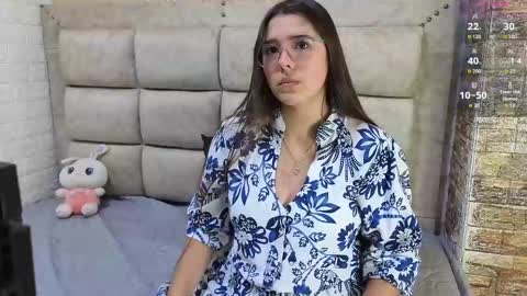 elisvega online show from April 2026 08:34:01 PM