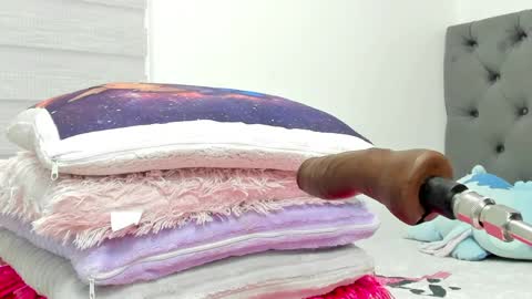 ELIZA online show from April 2026 03:15:01 AM