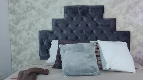 Elizabeth online show from March 2026 09:59:01 PM