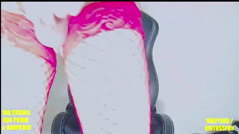 elizabethfox online show from July 2026 08:33:02 PM